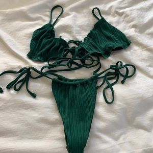 Forest Green Bikini Set in EXCELLENT Condition!!🤠💖